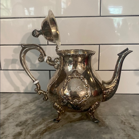 Vintage Georgetown by F.B Rogers Elegant Silver Teapot/coffee pot. Cottagecore - Picture 2 of 12